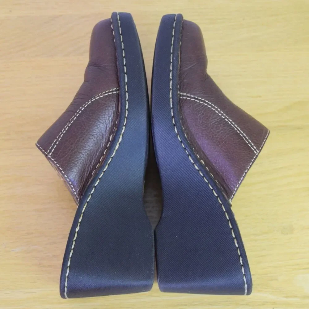 BORN Womens Size 7 Leather Chunky Square Heel Slip On Clogs Brown Y2K Mules